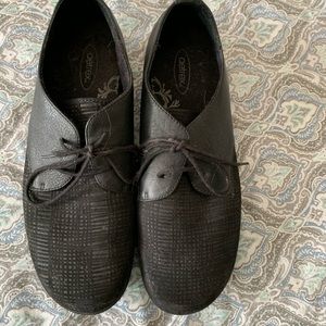 Aetrex lace up shoes